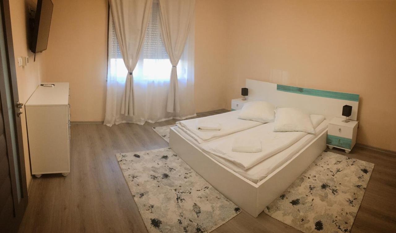 Milan House Lägenhet Arad Exteriör bild